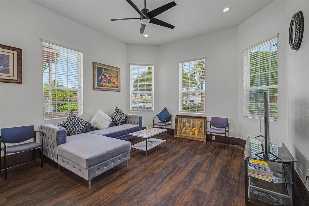 3519 Broadway Street - Photo 2
