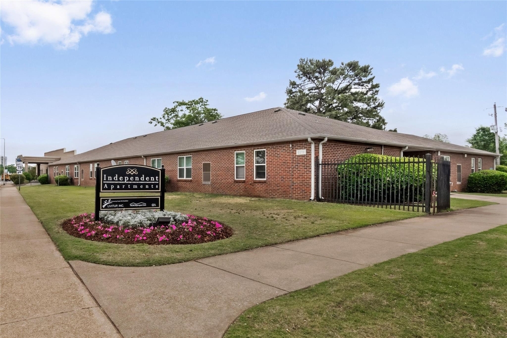 875 Doctor Mlk Jr Avenue - Photo 0