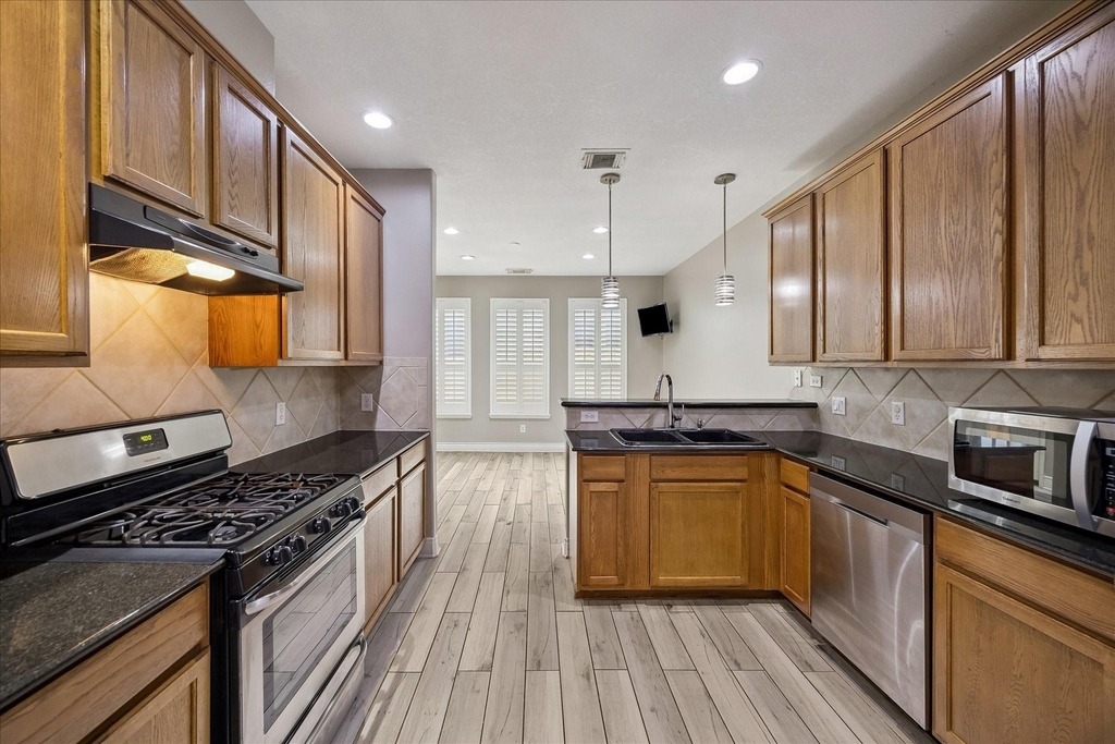 7403 Hollister Ridge - Photo 3