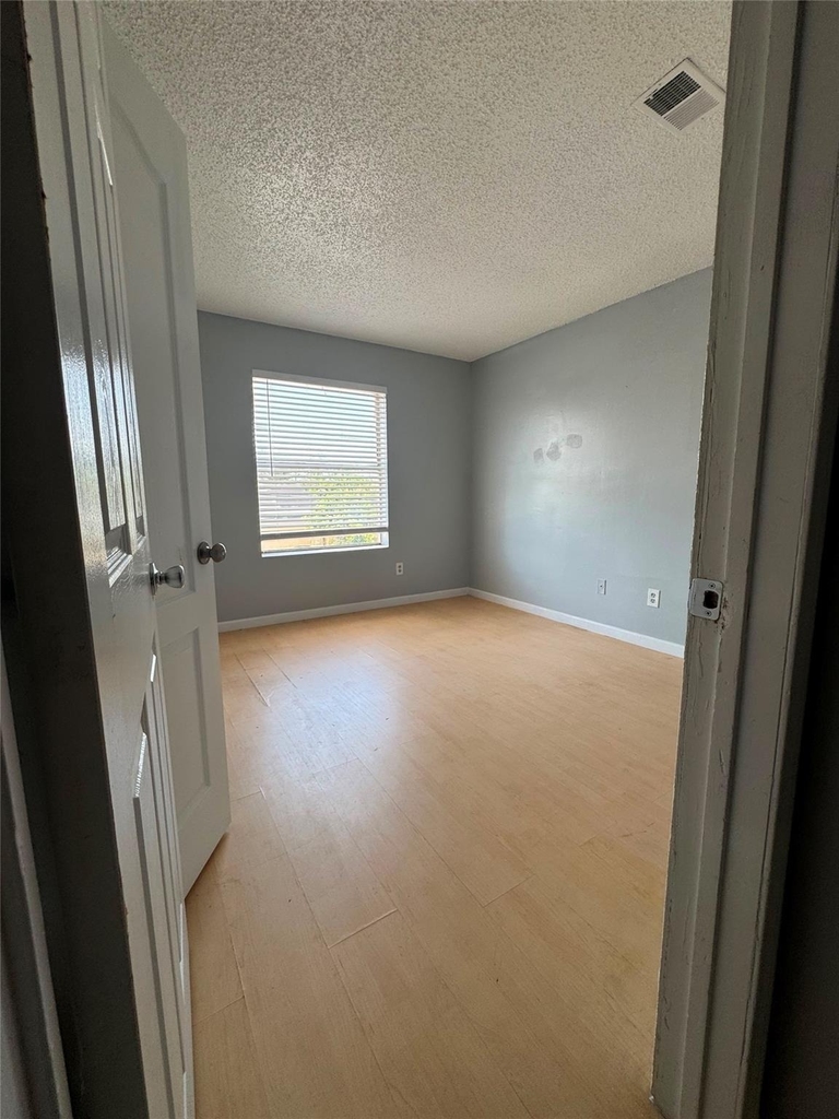12700 Leader Street - Photo 2