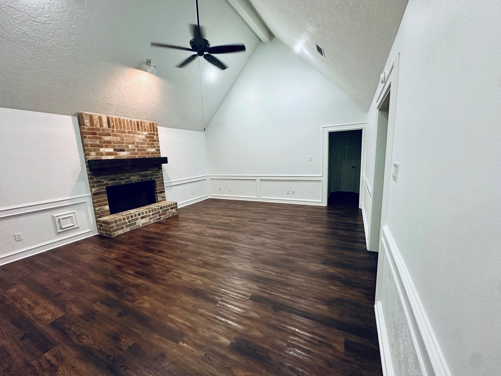 15726 Gettysburg Drive - Photo 2