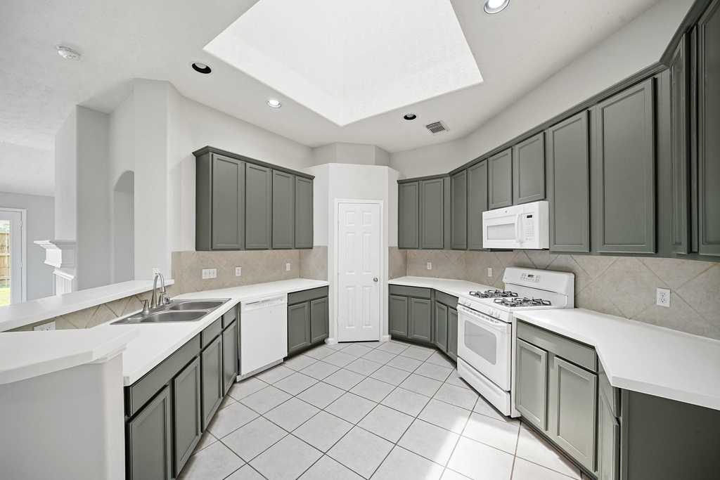 3103 Glenmont Ridge Court - Photo 7
