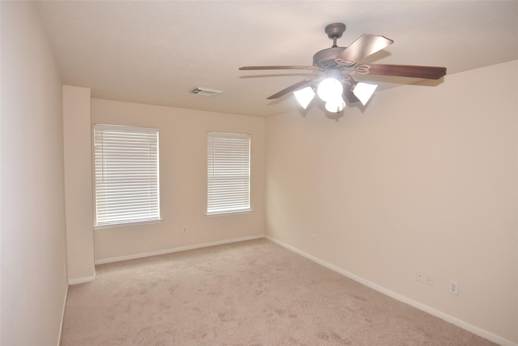 1035 Junction Ct - Photo 4