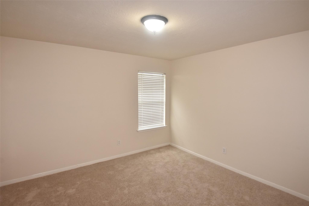 1035 Junction Ct - Photo 10