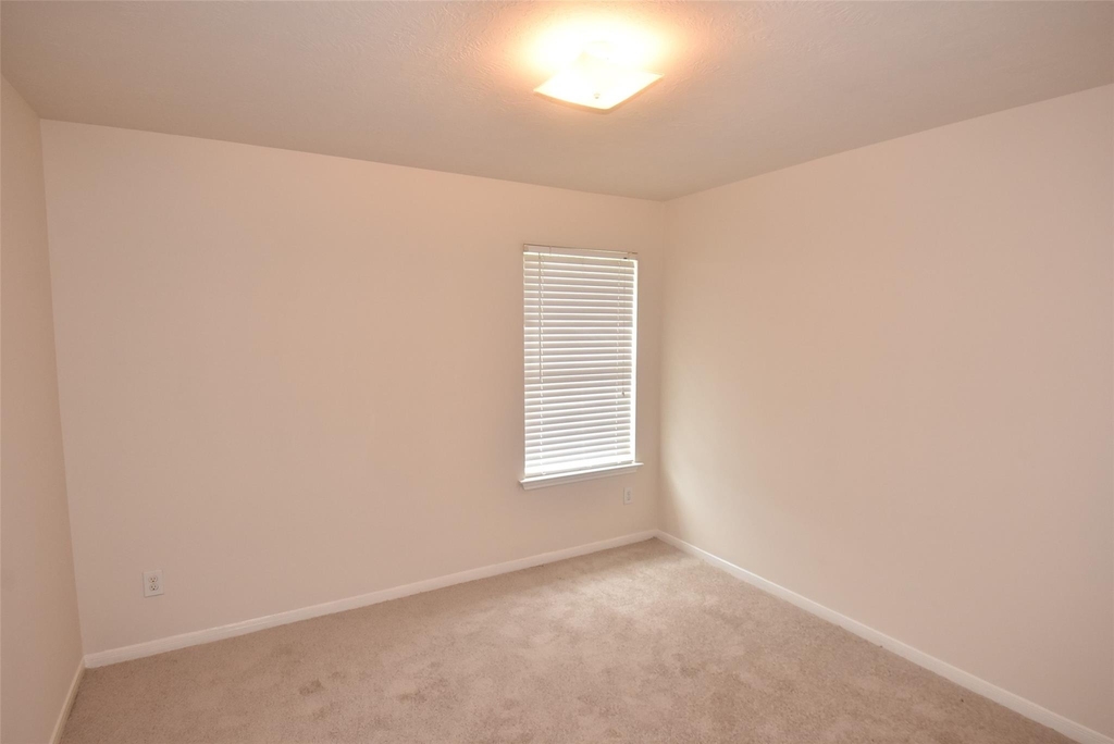 1035 Junction Ct - Photo 12