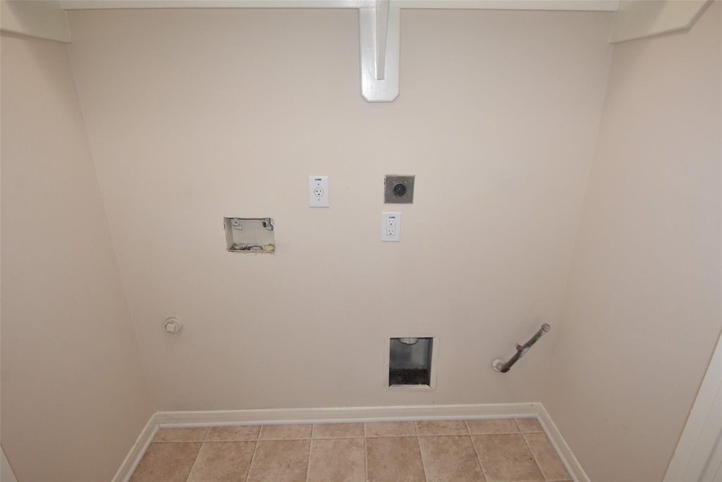 1035 Junction Ct - Photo 31