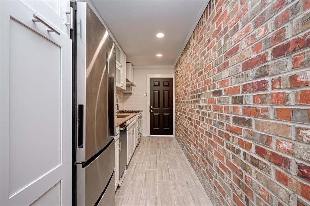 1747 Wroxton Court - Photo 8