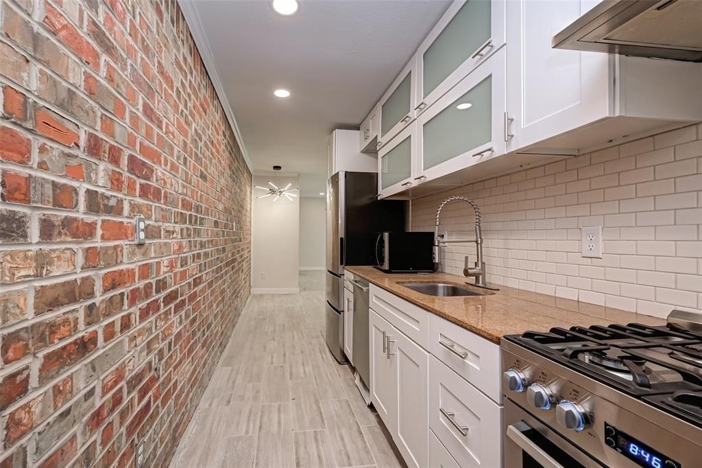 1747 Wroxton Court - Photo 9