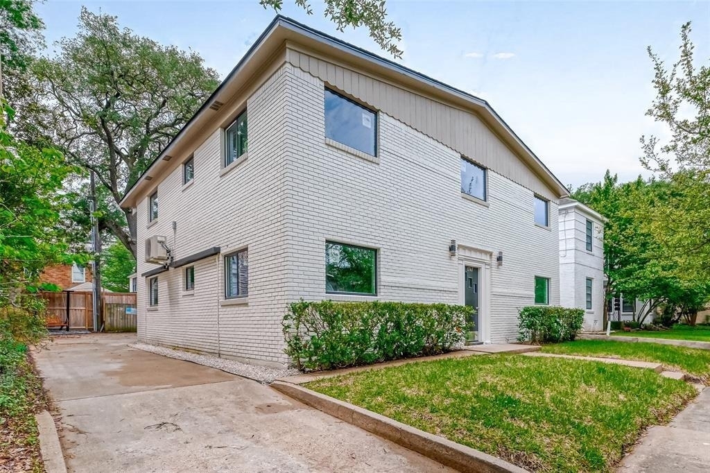 1747 Wroxton Court - Photo 15