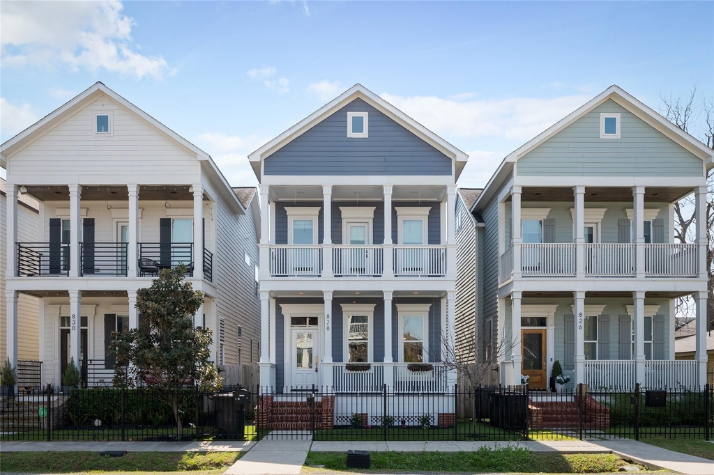 828 E 28th Street - Photo 1