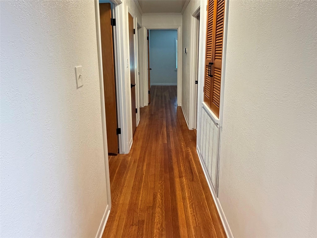 922 Hector Avenue - Photo 15