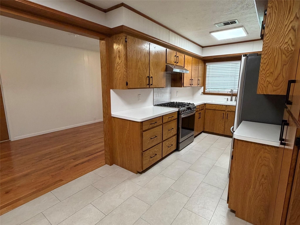 922 Hector Avenue - Photo 10