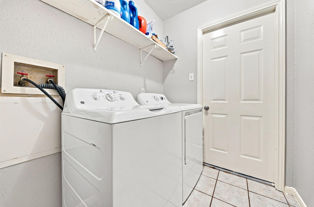 19914 Fort Davis Court - Photo 12