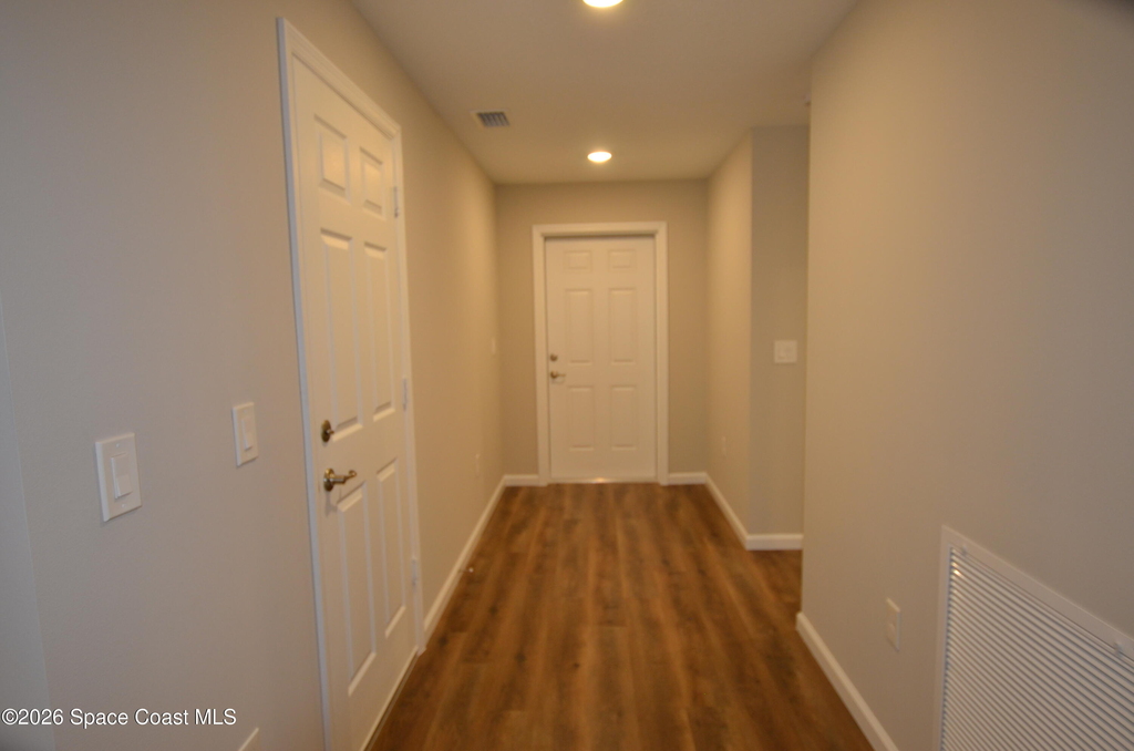 350 Dolphin Street Se - Photo 1