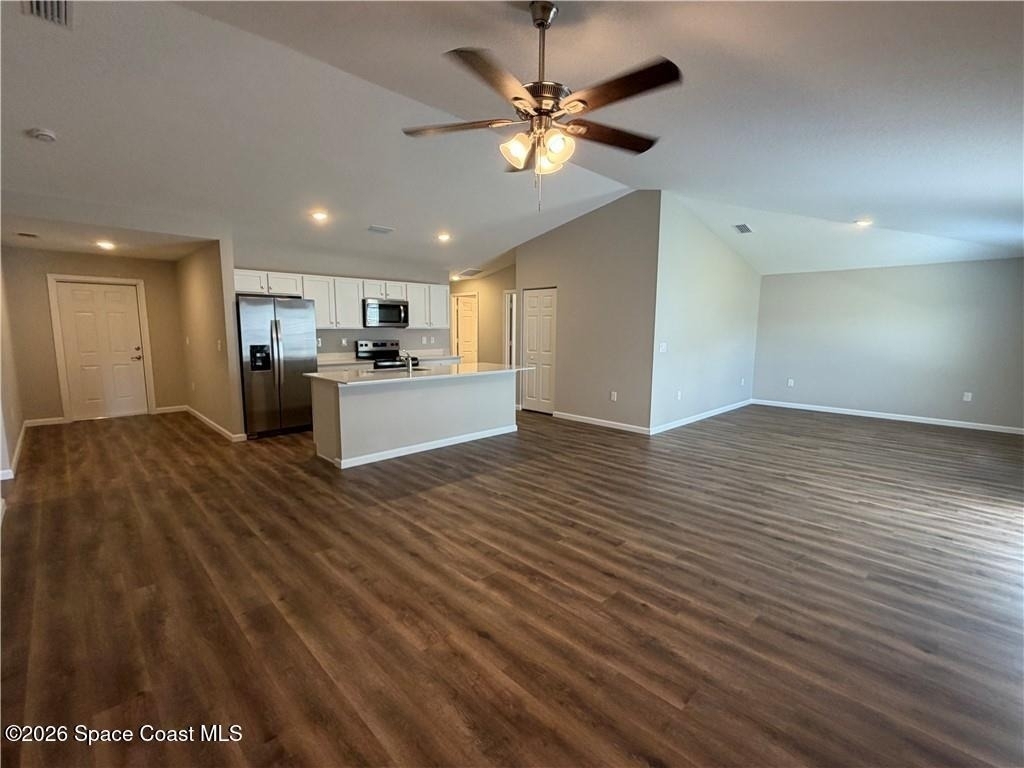340 Dolphin Street Se - Photo 2