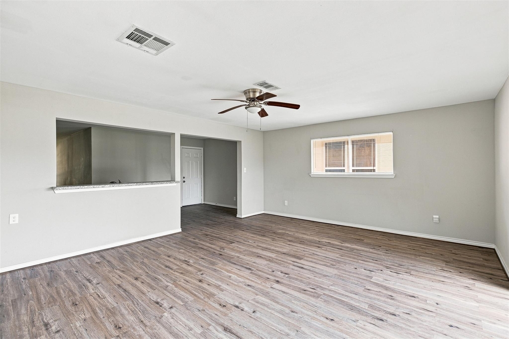 509 Avenue J - Photo 8