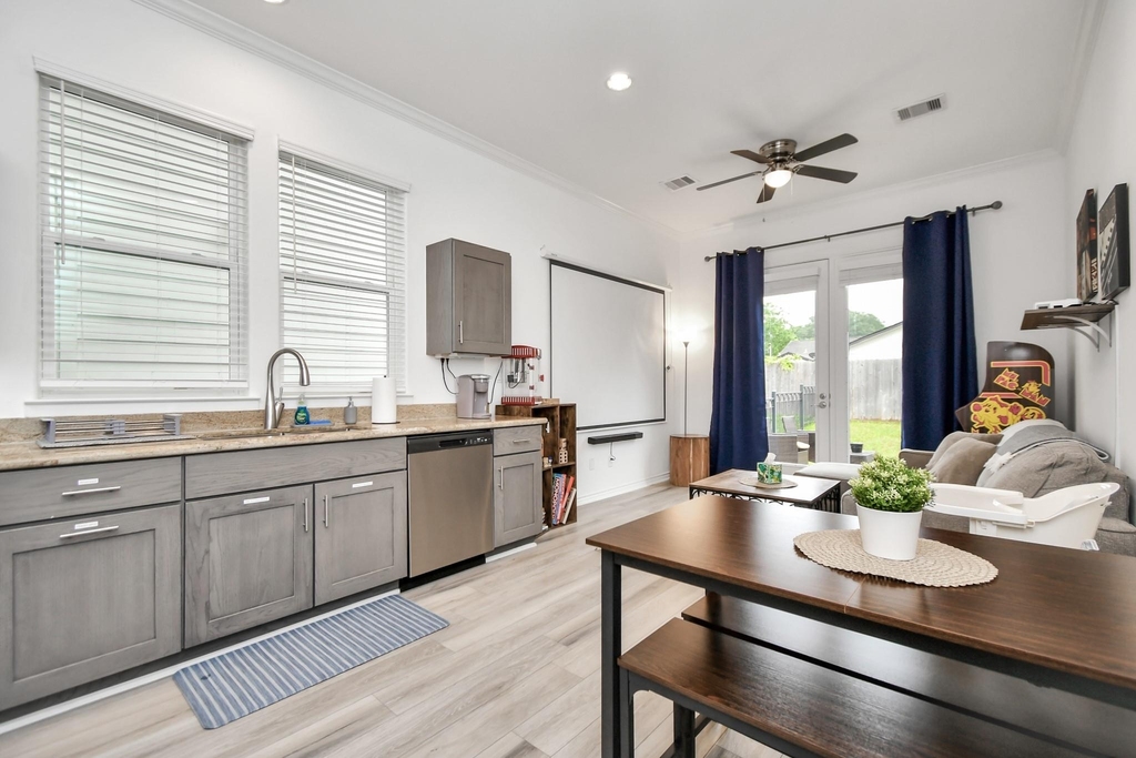 3243 Real Street - Photo 10