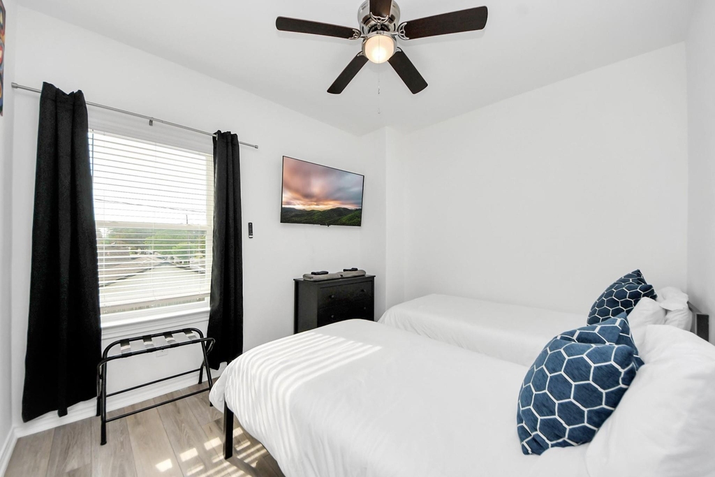 3243 Real Street - Photo 21