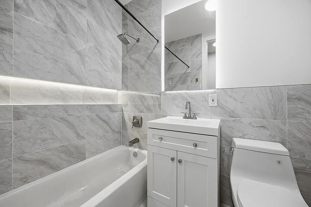 136 Cornelia Street - Photo 2