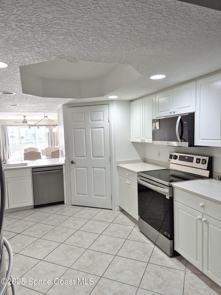 8921 Lake Drive - Photo 13