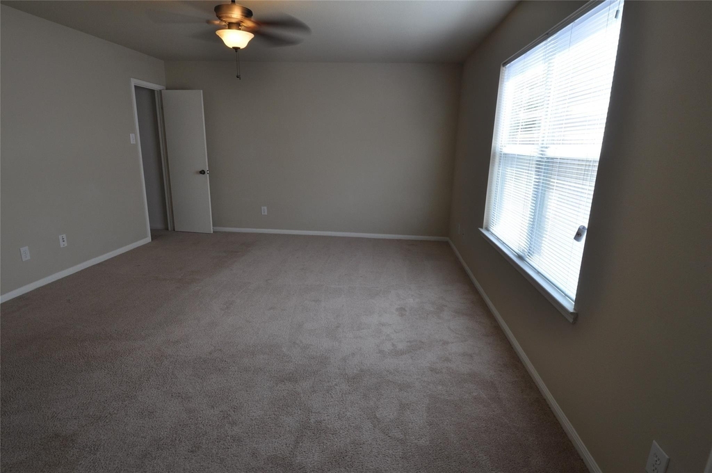 5823 Ridgebluff Lane - Photo 9