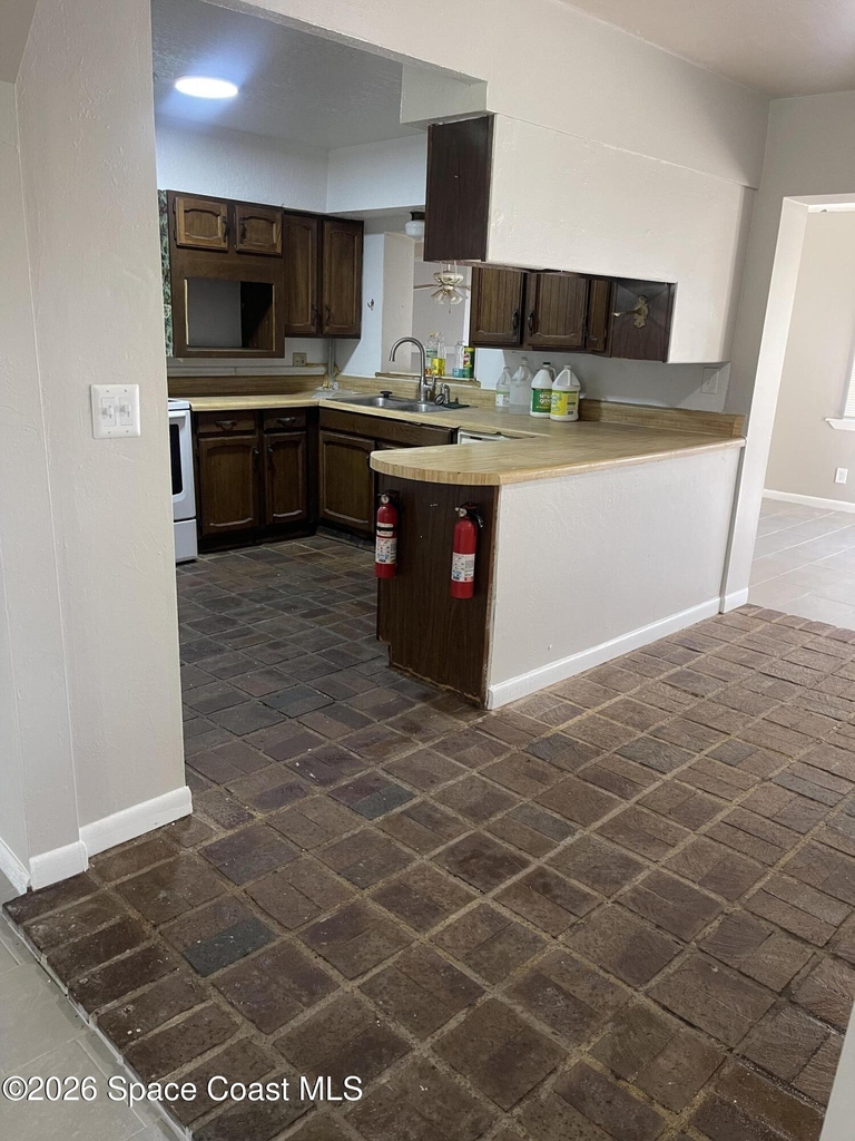 1400 Hillcrest Drive - Photo 5