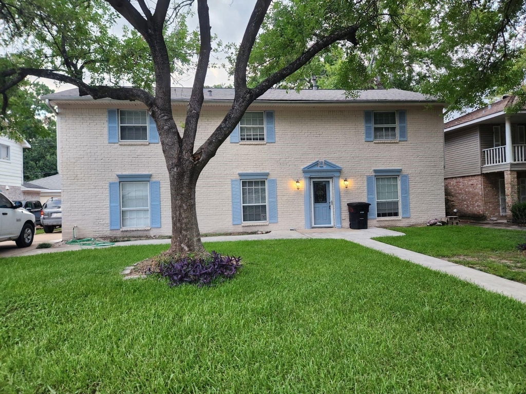 5006 Droddy Street - Photo 1