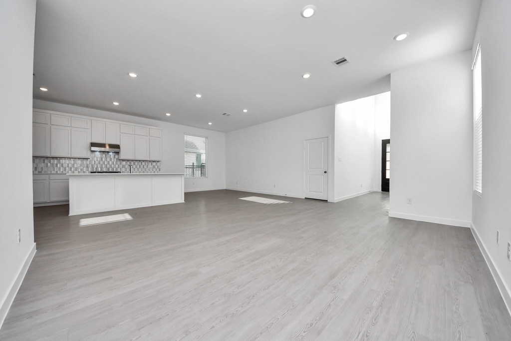 27443 Sunterra Village Dr - Photo 9