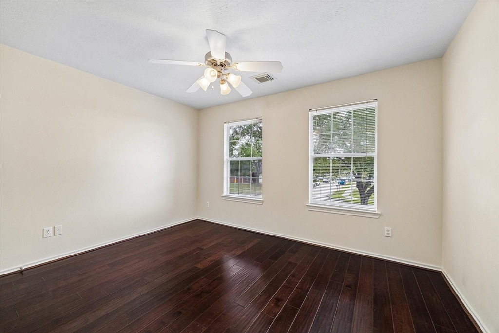 2802 White Sands Drive - Photo 17