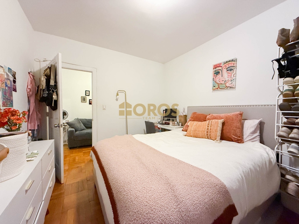 210 East 10th Street - Photo 7
