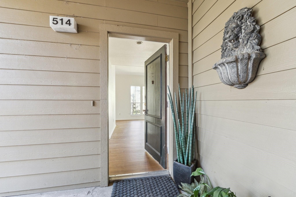 2100 Tanglewilde Street - Photo 2