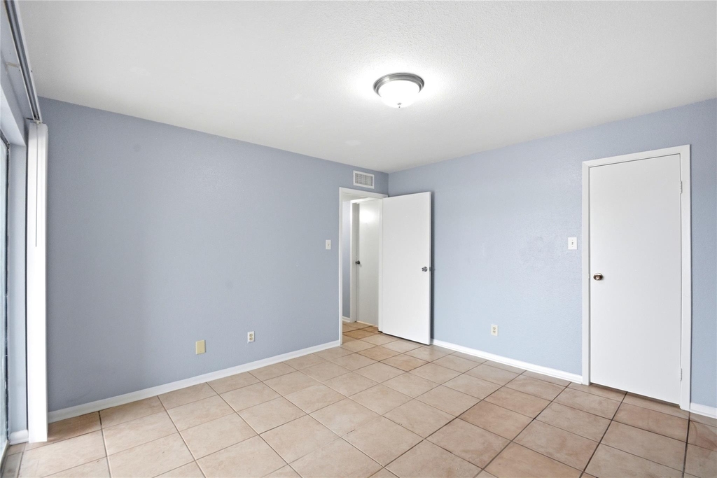 8918 Bissonnet Street - Photo 11