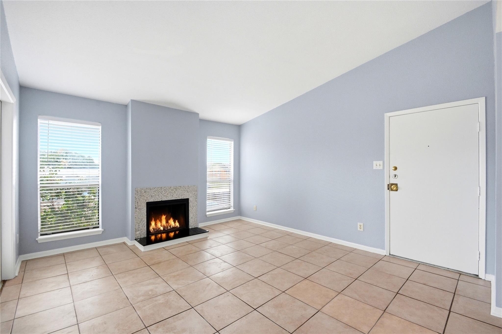 8918 Bissonnet Street - Photo 0