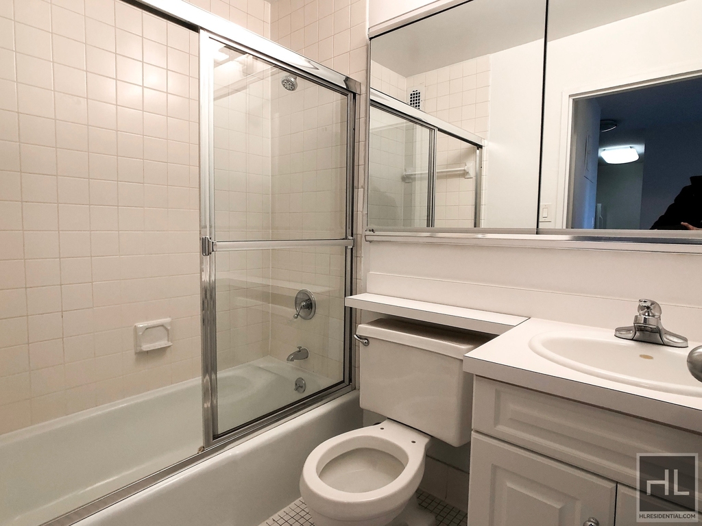 East 71st Street - Photo 4
