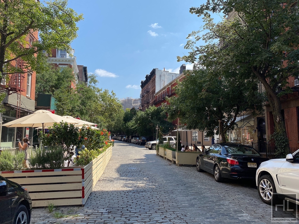 West 14 Street - Photo 0
