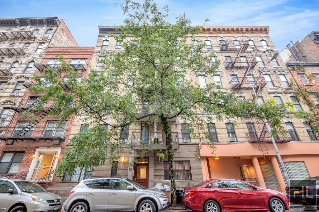 East 25th Street - Photo 0