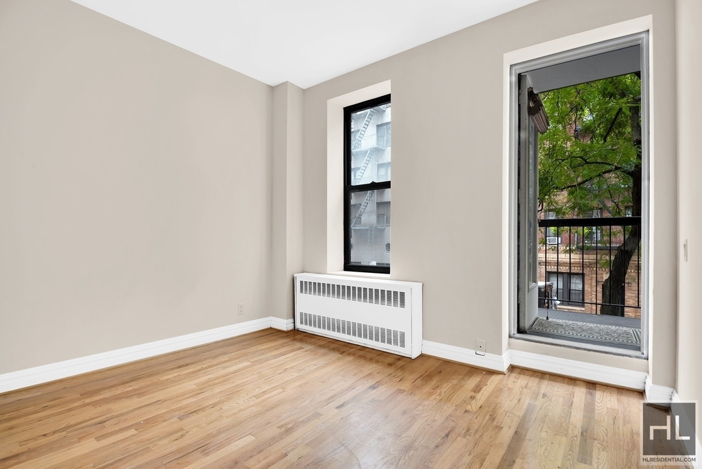 East 25th Street - Photo 2