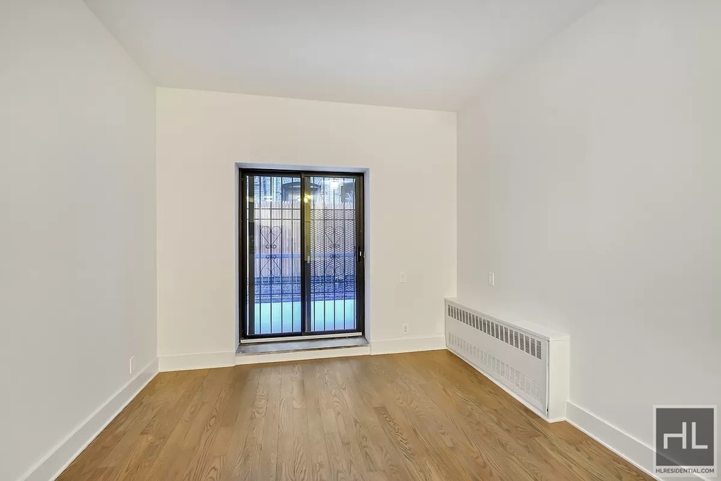 East 25th Street - Photo 3