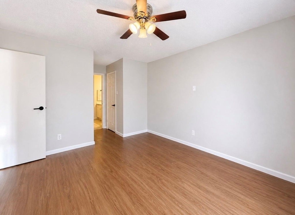 10110 Forum West Drive - Photo 8