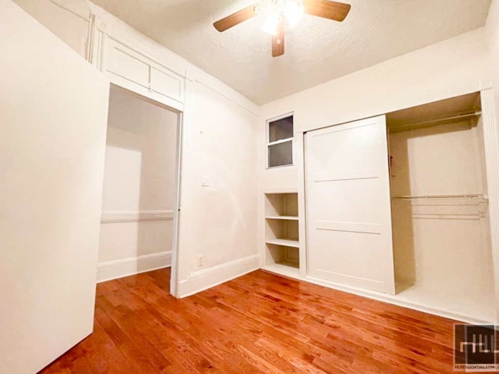East 101 Street - Photo 5