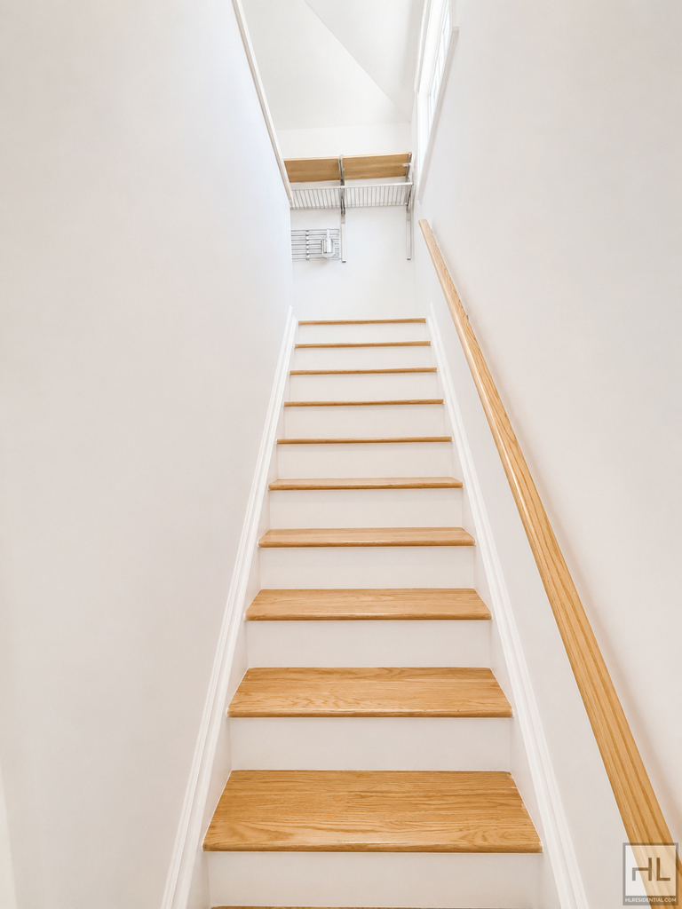 East Tremont Avenue - Photo 10