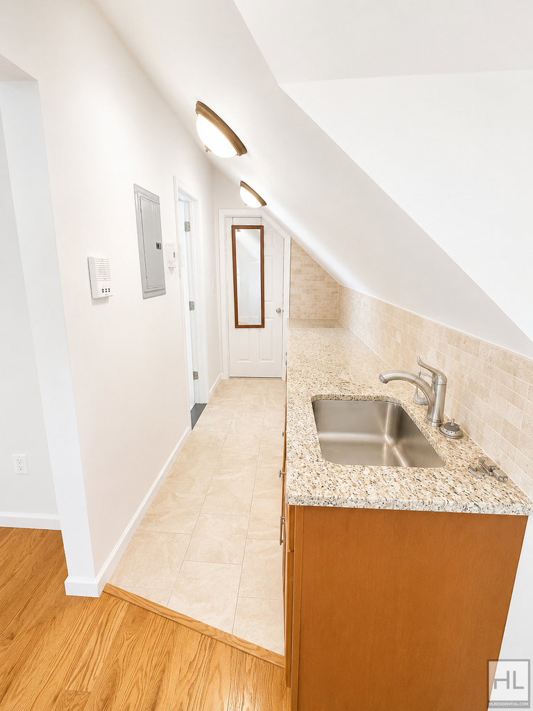 East Tremont Avenue - Photo 6