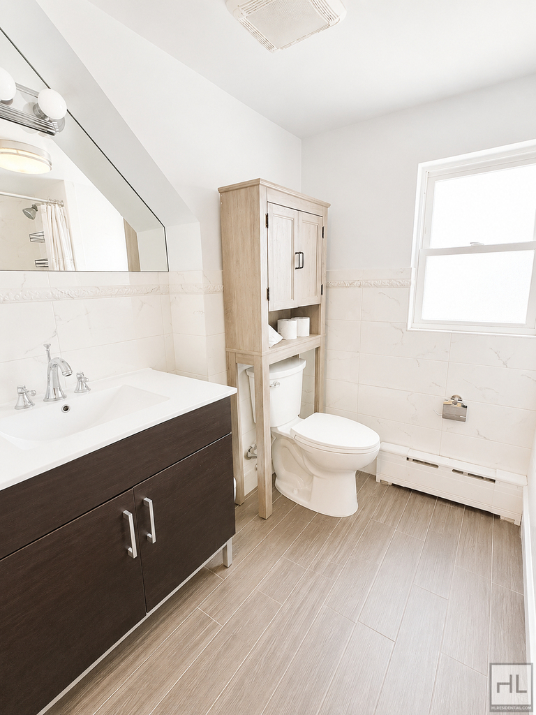 East Tremont Avenue - Photo 9