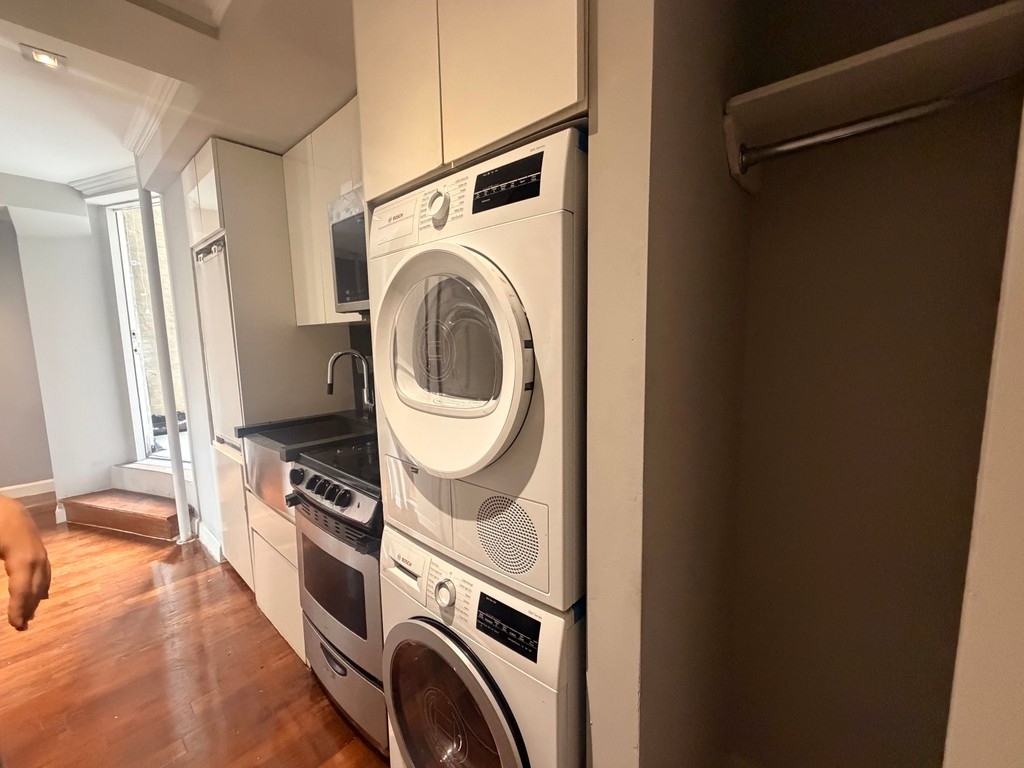 NO FEE 3BR in East Harlem - Photo 0