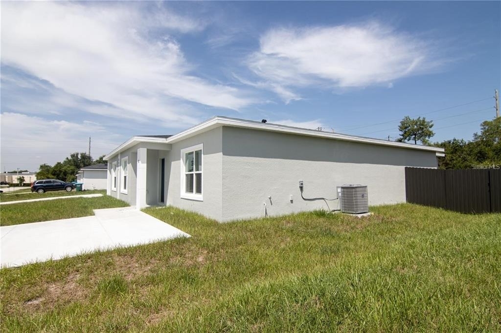 2232 Fernwood Street - Photo 3