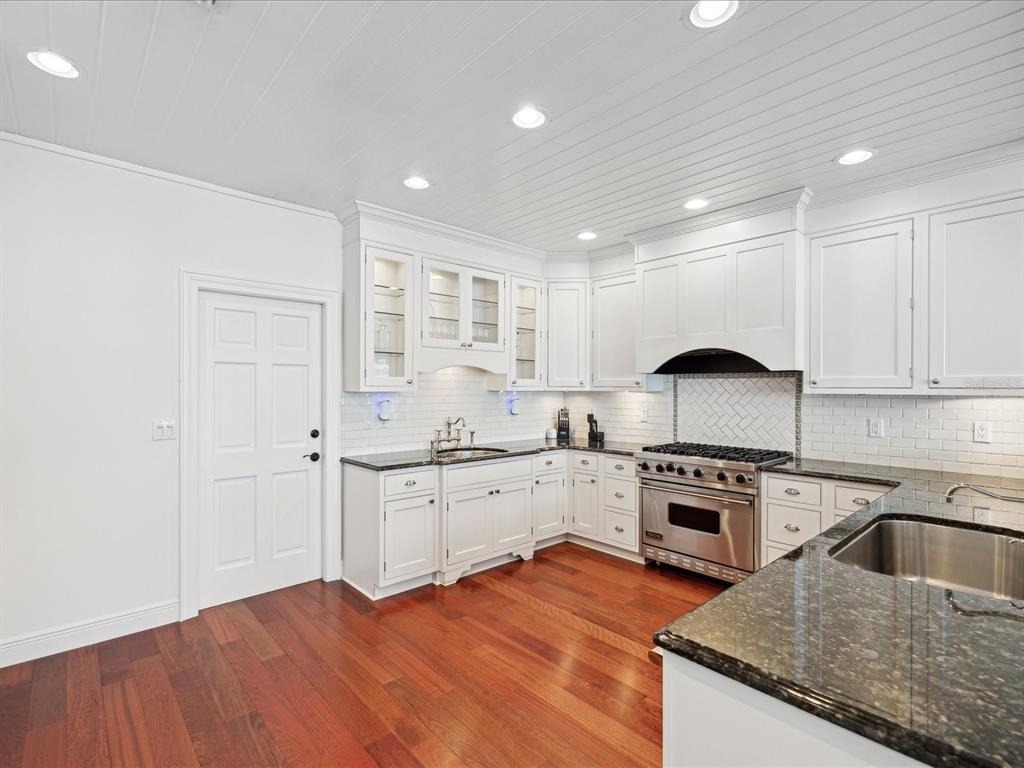450 22nd Street - Photo 2