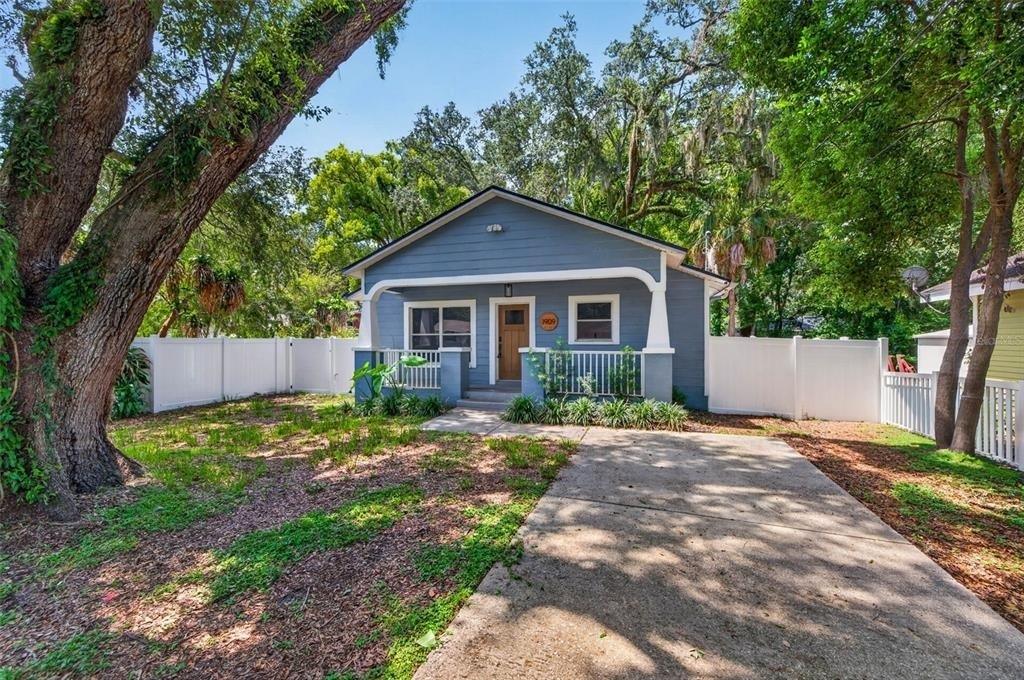 1909 E Henry Avenue - Photo 1