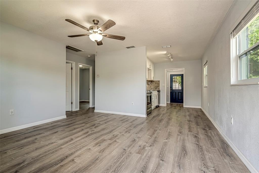 7391 34th Street N - Photo 4