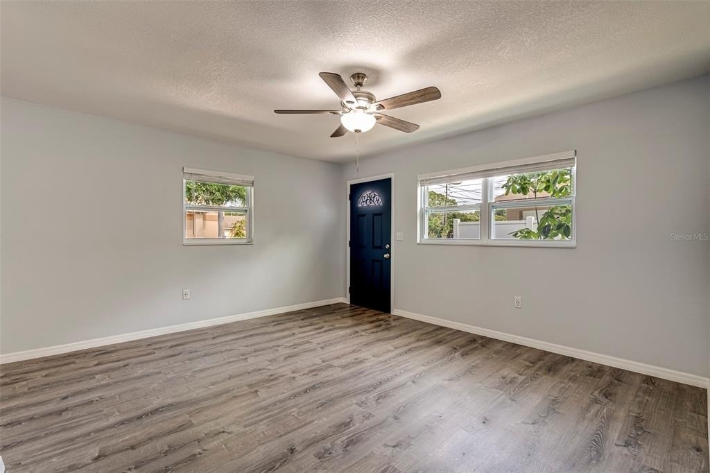 7391 34th Street N - Photo 2