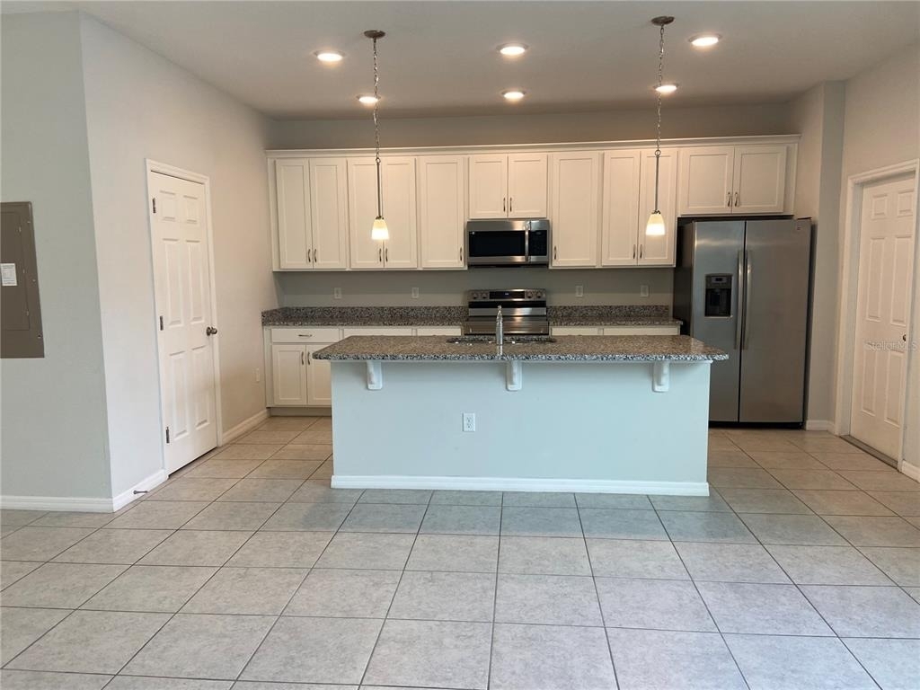 5029 Avalon Park Boulevard - Photo 4